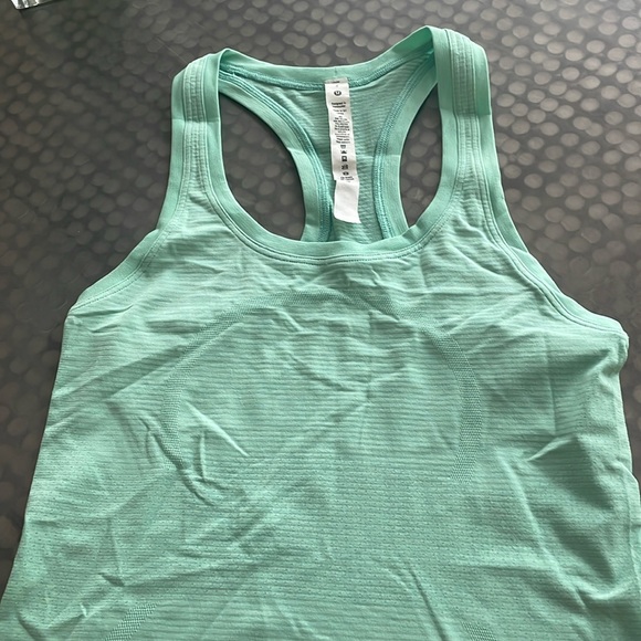 lululemon athletica Tops - Lululemon racerback tank top - like new